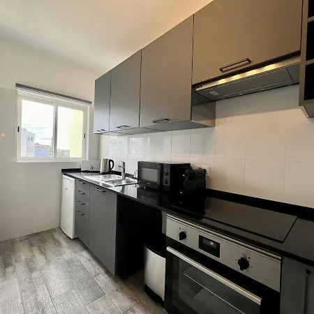 10 By Homing Apartment